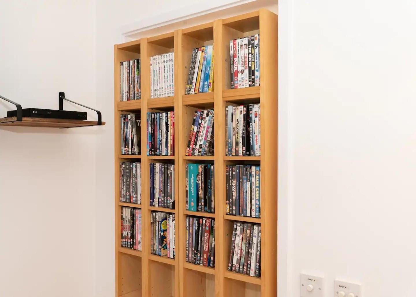 Sunny Maisonette With Views Over Canary Wharf, Лондон Екстериор снимка